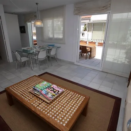 Lovely 3 Bedroom In *