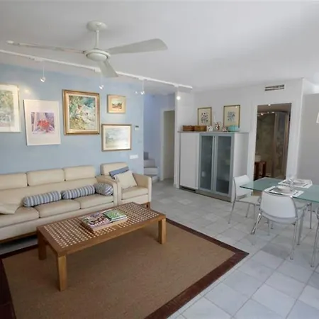 Apartment Lovely 3 Bedroom In *